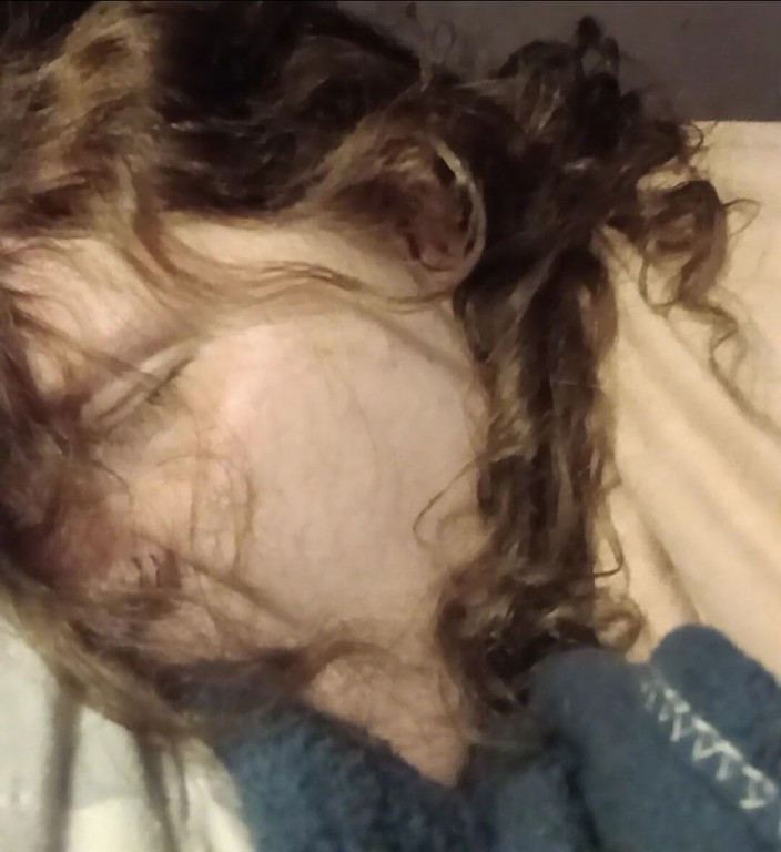 Skybay: Anisleigh Williams follada en perrito gimiendo para Veiwers