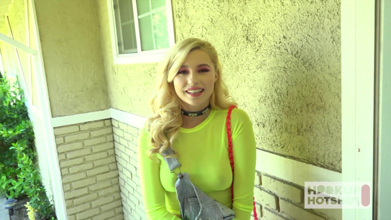Hookup Hotshot: Slim Goldie Carolina Sweets Drains One Rough Dick Perfectly!
