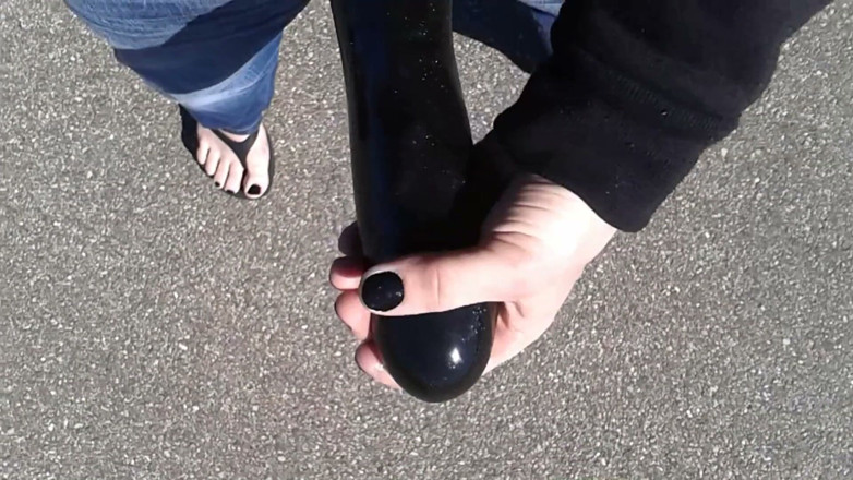 Heelex: Pieds sexy et grosse bite noire