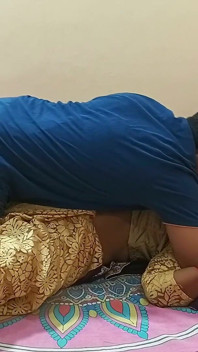 Indian Sexy Married Bhabhi Romantic Blowjob and Hot Sex in Saree Fucking Video