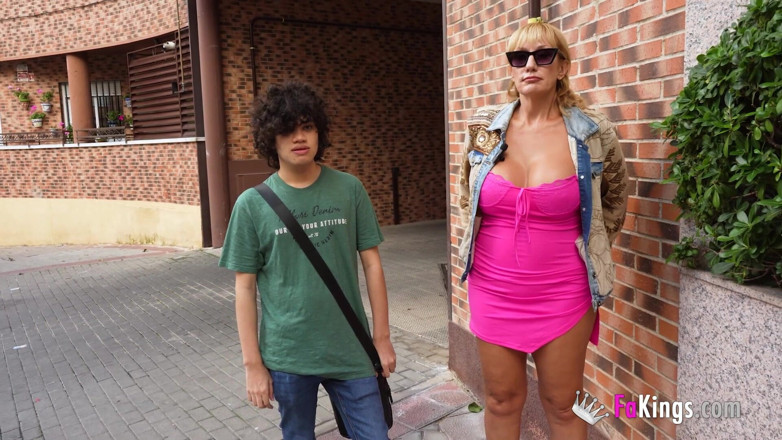 FAKings: Kolejna hiszpańska macocha spełnia swoje fantazje w oszustach: Victoria Vera...