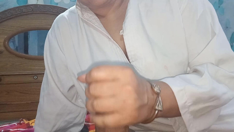 aliabegum: एशियाई नर्स लंड चुसाई देती है और मुंह में वीर्य लेती है