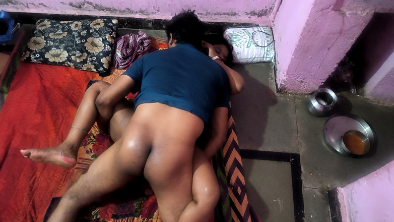 Amarjit2526: Il Miglior Parrucchiere MILF in Città È La Mia Matrigna.