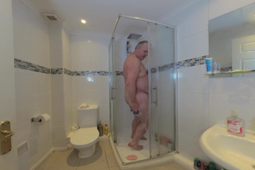 Solo Male VR180 Billy the Bear: Vr180 duşta sabunlanıyor