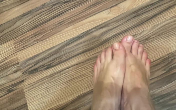 Niki studio: Adore meus pés em salto alto, seu escravo