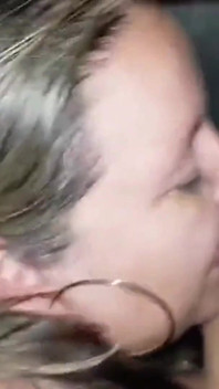 Wildenglishbbw kouří velké černé péro. Nata4sex mi líže zadek. Venkovní sex