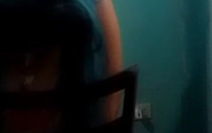 Sofixxx: Bini matang cuckold menunggang zakar kekasih mudanya semasa suaminya tiada