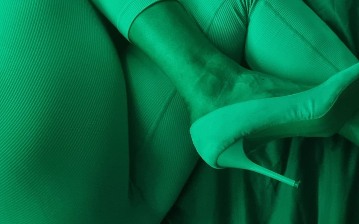 LovesPlug18x20: Сексуальні ноги і туфлі