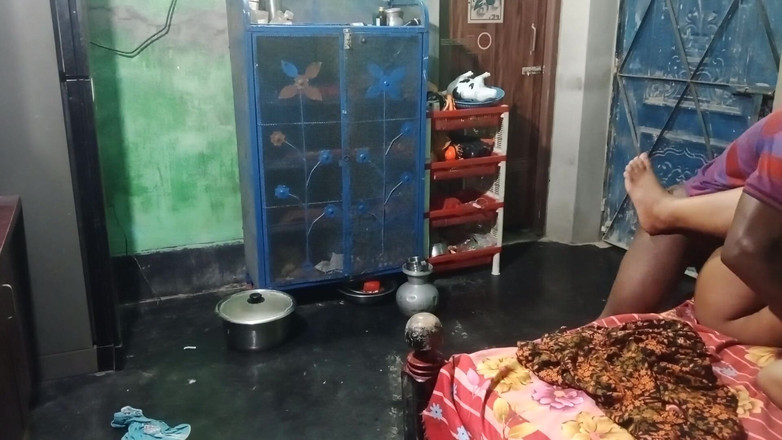 Desimombd: Бангладешский муж, видео жены, и бангладешский Прийти полное видео, очень хорошее и хорошее время Desimombd