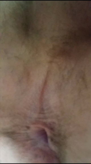 Professor: Большой хуй дрочит и играет с задницей