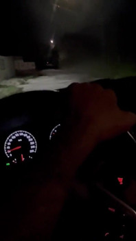 Uma prostituta que encontrei na rua e a levei para foder em casa na pele