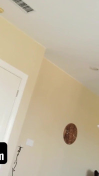 Sislovesme - 性感的金发女郎的阴户被狠狠地抽插，直到大量精液滴在她体内