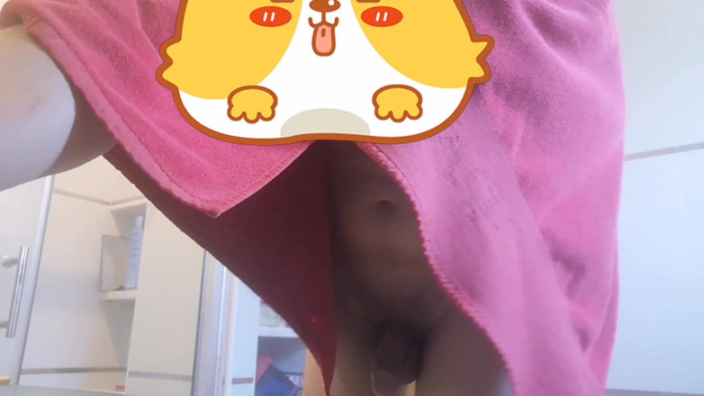 Rafael Torreano: Sessione bagno di piscio mattutino, doccia con masturbazione e pulizie...