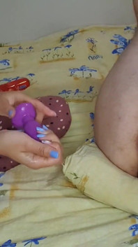 후장 플러그로 남친을 따먹고 빠른 핸잡을 해주게 했어