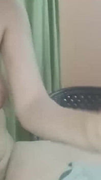 Menina bonita chupa meu pau com tanta força que romance chupa