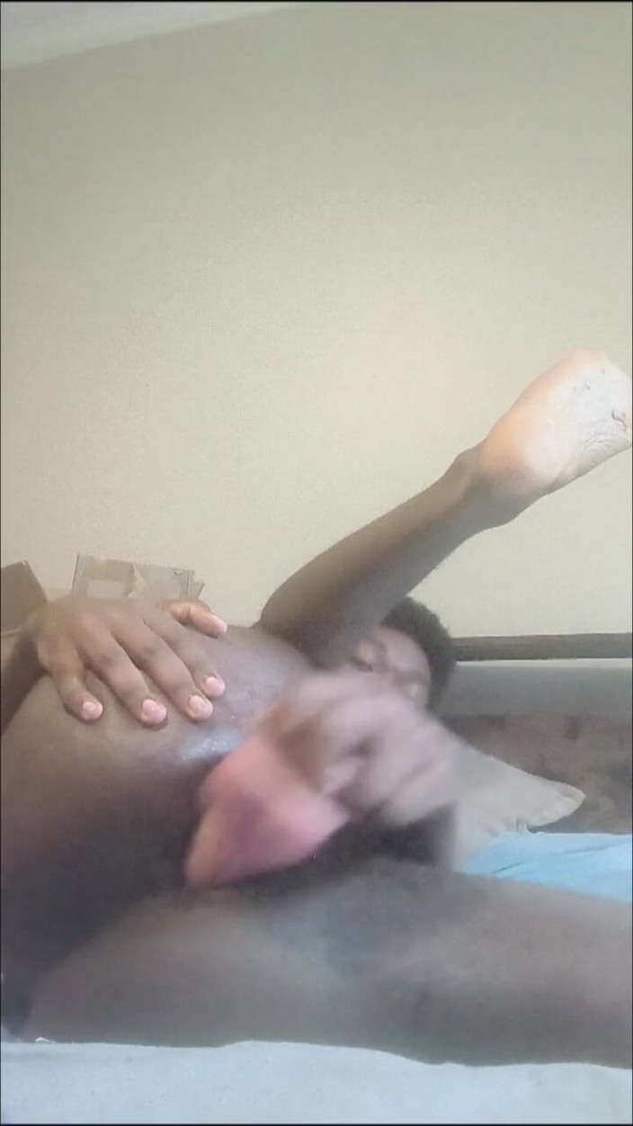 DaBlackFemboy: Cremosa procace spalancando e scoreggia