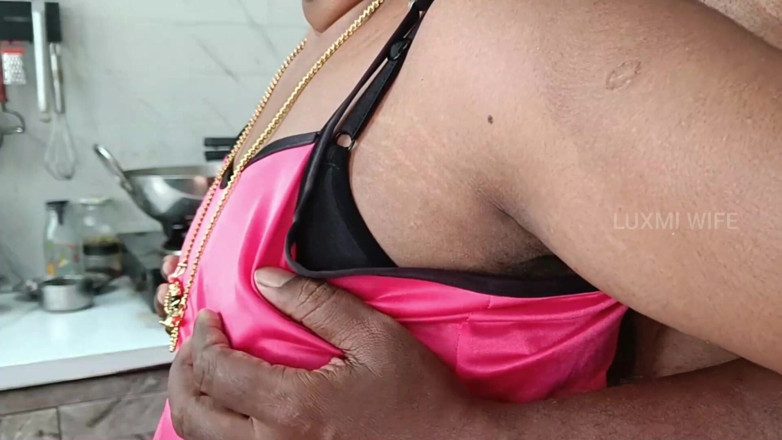 Luxmi Wife: 2 - devar ke saath kichan seks