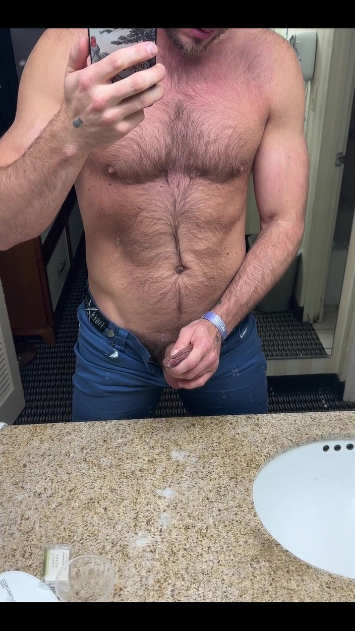 Wade Wolfgar: Sto solo sparando un carico di culo grosso per continuare...