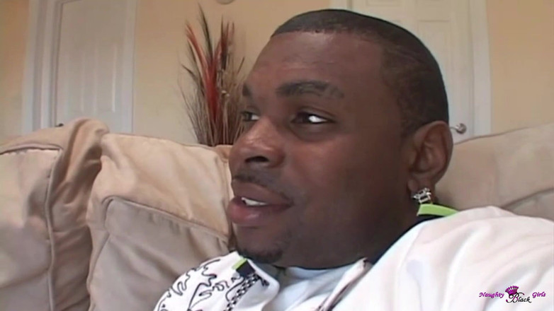 Naughty Black Girls: 彼女のボールの奥までアナルを動かすBBCでのアナルワークが夫をトラブルから救う