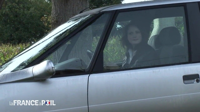 French Family Secrets: Fără tabuuri pentru această soră vitregă, îi place sexul
