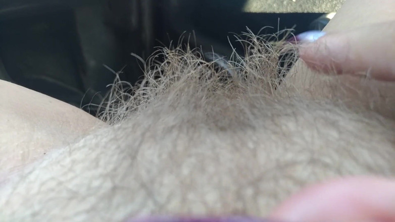LizAngel: Has grown curls on her pubis