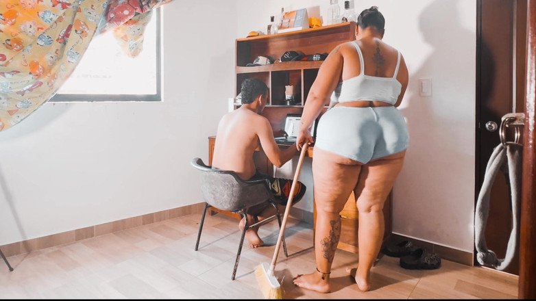 Lexly_16: Làm tình trong văn phòng với công nhân Latinh bú...