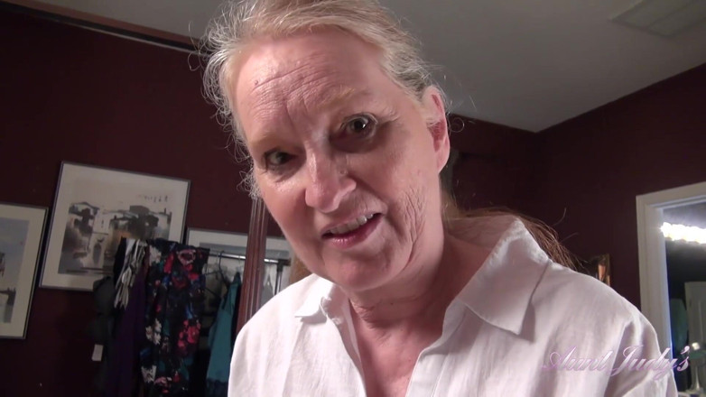 Aunt Judy's: Auntjudys - una sorpresa mattutina dalla tua matrigna matura procace di 61...