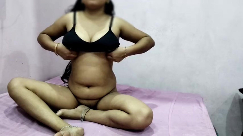 Divyax: Bhabhi Ki Chut Chudai Din Mein