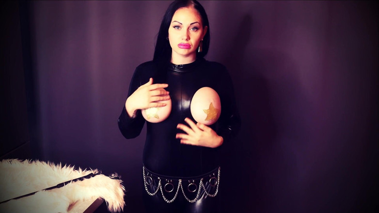 Goddess Misha Goldy: Jestem twoim Bogiem, a ty nie masz szans przeciwko mnie!...
