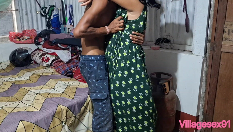 Villagesex91: Novia chupando polla en casero de su novio
