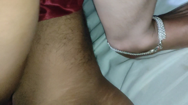 Gini272: Sexy Indische stiefzus en stiefbroer Hindi vunzig praten en neuken...