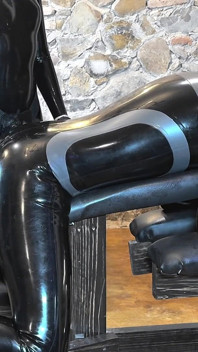 Vastpinnen in de Dungeon, volledige video - Alex Latex