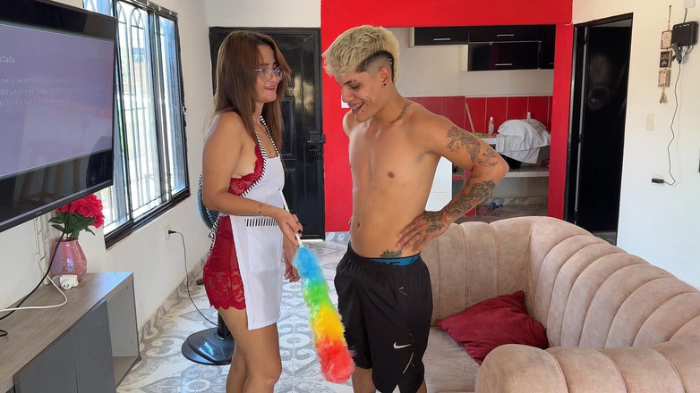 katyJay: Ayo ibu tiri aku punya obat untukmu untuk bersantai, kontol...