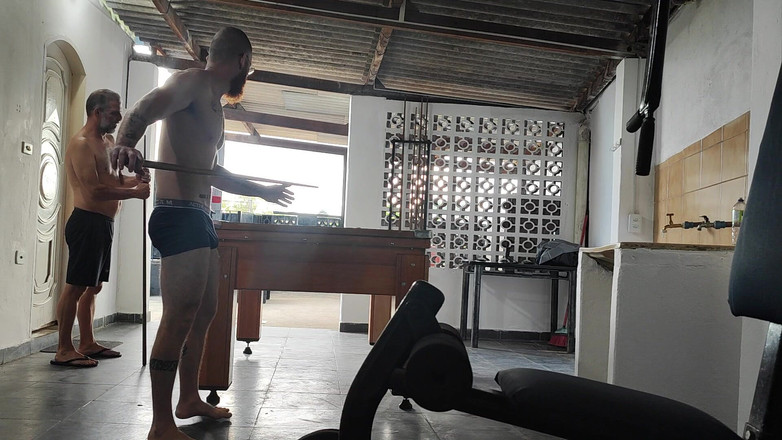 carmonaoficial: Kamera Straights'in Bilardo Oynadığını Ve Çıplak Sahnelerini Çekiyor