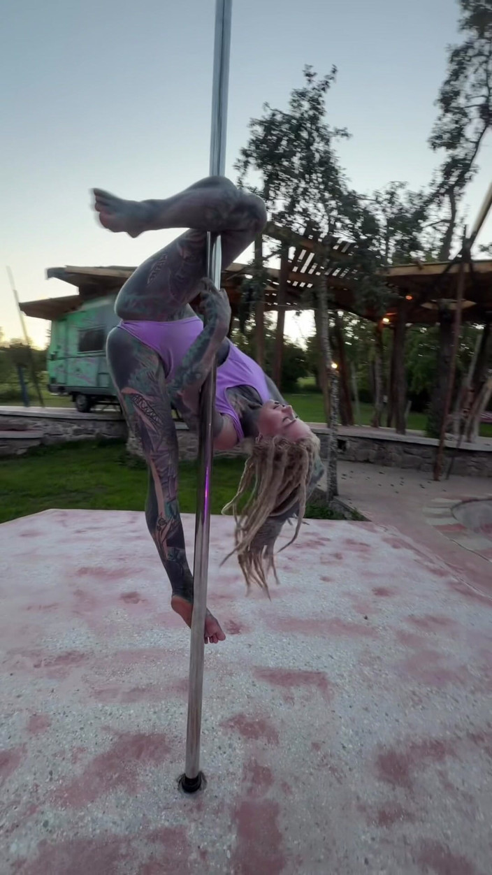 Anuskatzz: Do You Like My Dance for You?