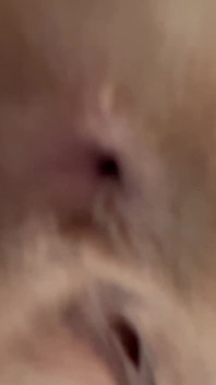 Se eu continuar casta, não significa que você filme meu close-up de peidos e cheira tudo dentro da minha bunda