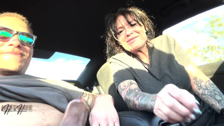 HolleeHuntress: Car Blowjob