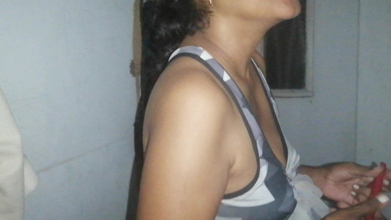 Tina Baby: Pula gigantică a socrului atârnă sub saromul său pentru fiica...