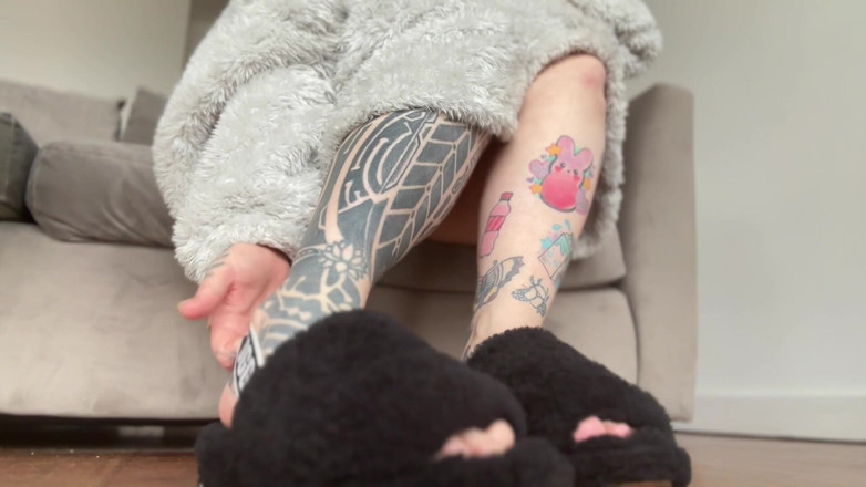 Miss Valentina: Adore my dirty uggs