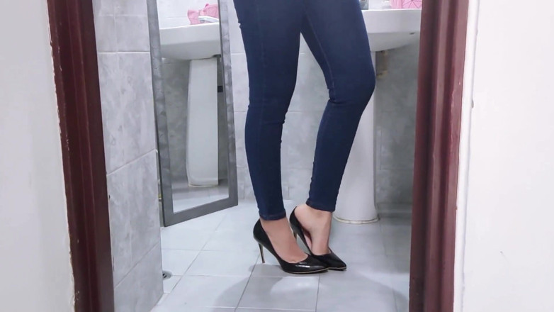 Molly Smith: Sexul Pasional Se Termină Cu Spermă În Fund Fără Prezervativ
