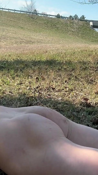 Highway Muscle Provocação: Asiático Pedaço tira o cinto e jockstrap, faz flexões e atira em seu abdominais