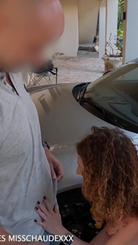 Une Baise Intense Devant Une Porsche, Je Réalise Son Fantasme