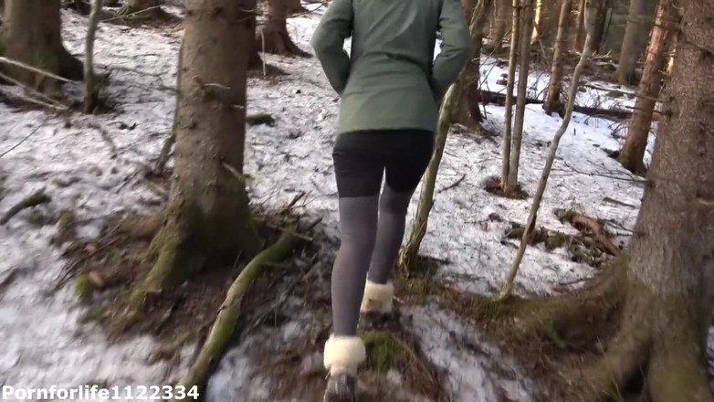 Pornforlife1122334: Ризикований секс на свіжому повітрі в громадському парку, ледь не спійманий зимовим виданням під час замерзання
