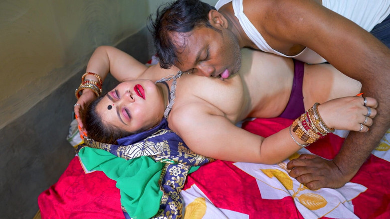 JAYESH GUPTA: Sex cu fata din sat