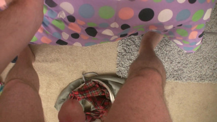 Time To Jerk Off: 従順なブルネットの十代が後ろから犯される