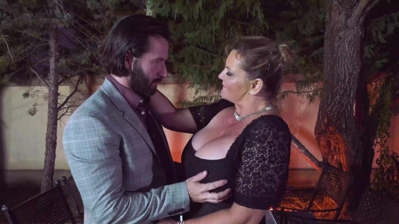 MMV EP BEST MOVIES AND CLIPS: Knubbig Stora Bröst Förför Honom Att Knulla Utomhus