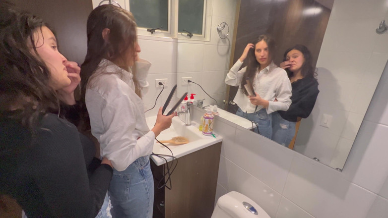 scarlettandc: 我的化妆师邀请我做热辣的事情