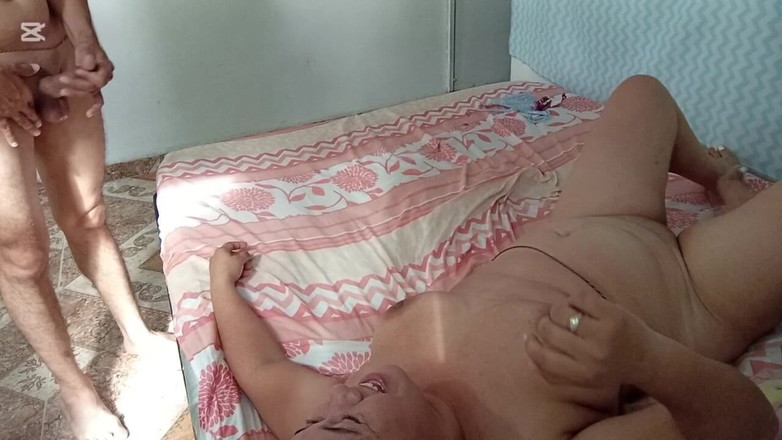 Valkyrieandluigy: Tenggorokan blowjob