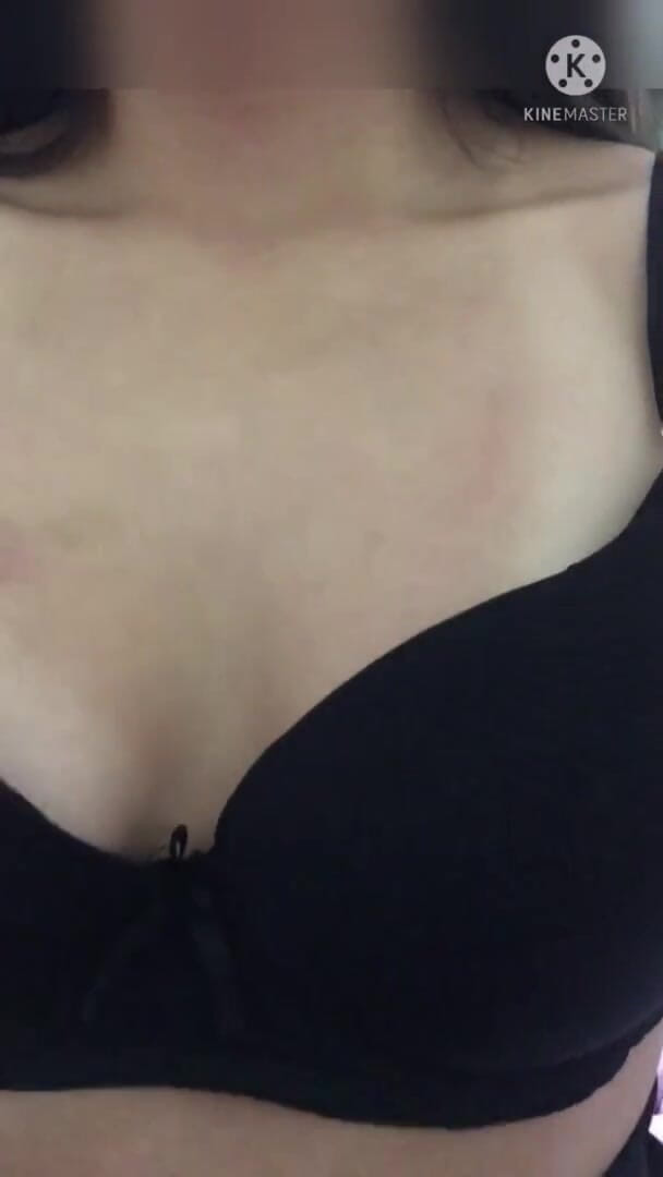 Im Aleja: Meine heiße nachbarin neckt mich in einem kurzen rock und...