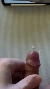Bermain dengan zakar lembut kecil saya, jadikan dia keras dan melancap dengan pancutan mani